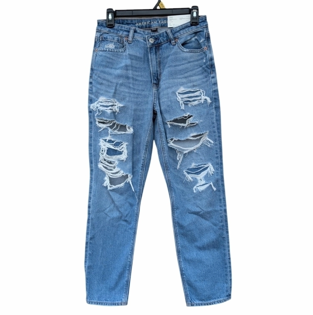 American Eagle AE Strigid mom Jeans In Medium Repair Crackle Wash NWT